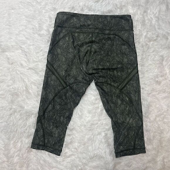 Lululemon Breezy Mesh Green Leaf Leggings Crop Capris Size 6 Athletic Stretch - Picture 7 of 9